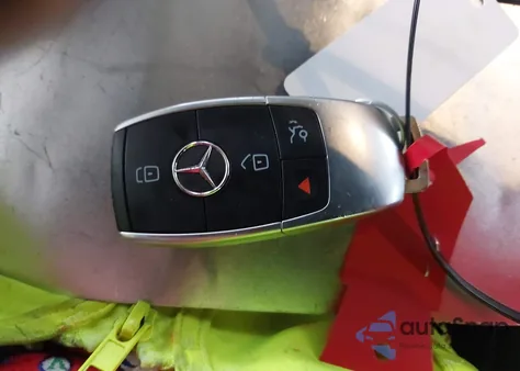 2020 Mercedes-Benz Glc 300 from USA, damaged, VIN W1N0G8DB0LF814536